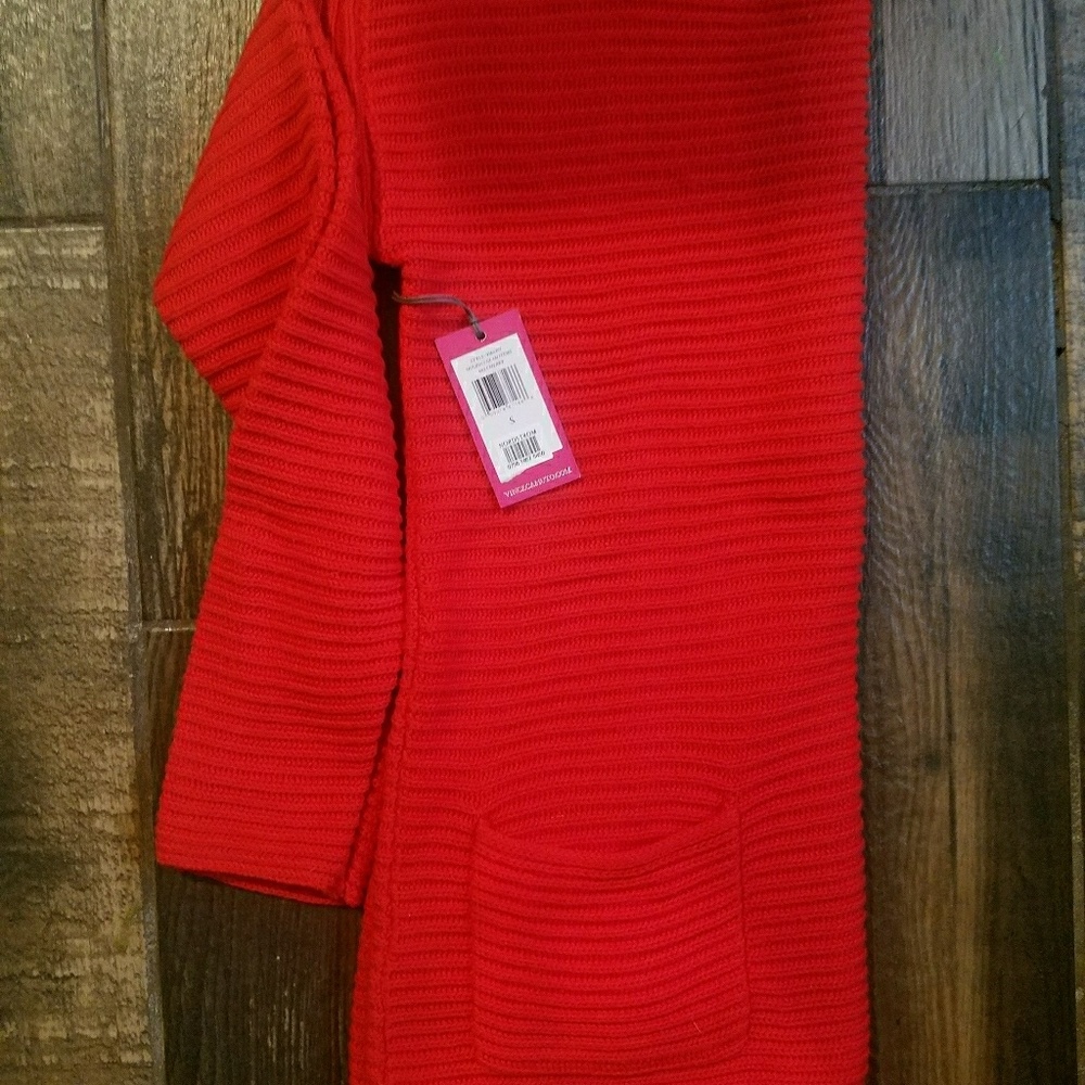 Red 2 pocket Vince Camuto sweater